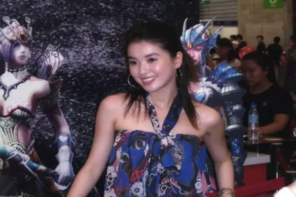 和平精英四指操作键位设置详解_最优布局推荐(图1)